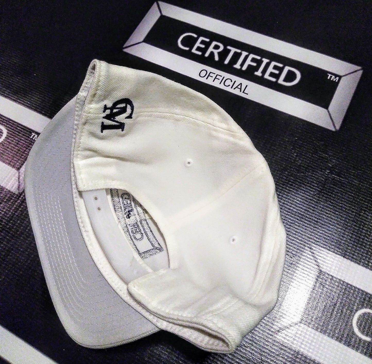 CMALE > FASHION SNAPBACK: MEN & BOYS 110 SNAPBACK CAP; 100% POLYESTER; ORIGINAL DESIGN; EMBROIDERY PRINT.