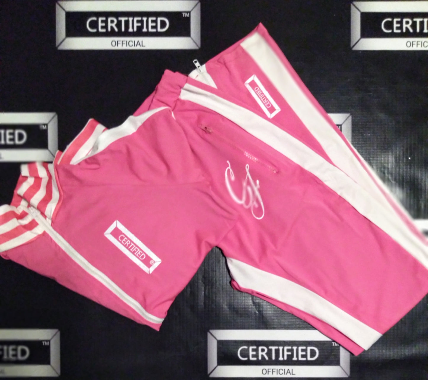 CFEMALE: KHANDI: 2PC. SPLIT SHOULDER TRACKER SET.