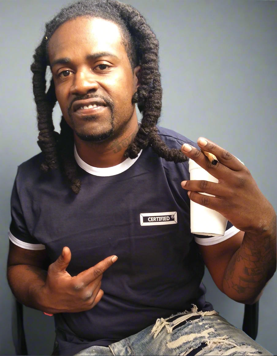 UNISEX > BRAND PROMO: FASHION UNISEX BRAND PROMOTIONAL CREW NECK RINGER TEE; SHORT SLEEVE; UNISEX DESIGN.