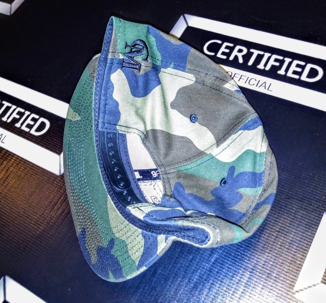 CMALE > FASHION SNAPBACK: MEN & BOYS 110 SNAPBACK CAP; 100% POLYESTER; ORIGINAL DESIGN; EMBROIDERY PRINT.